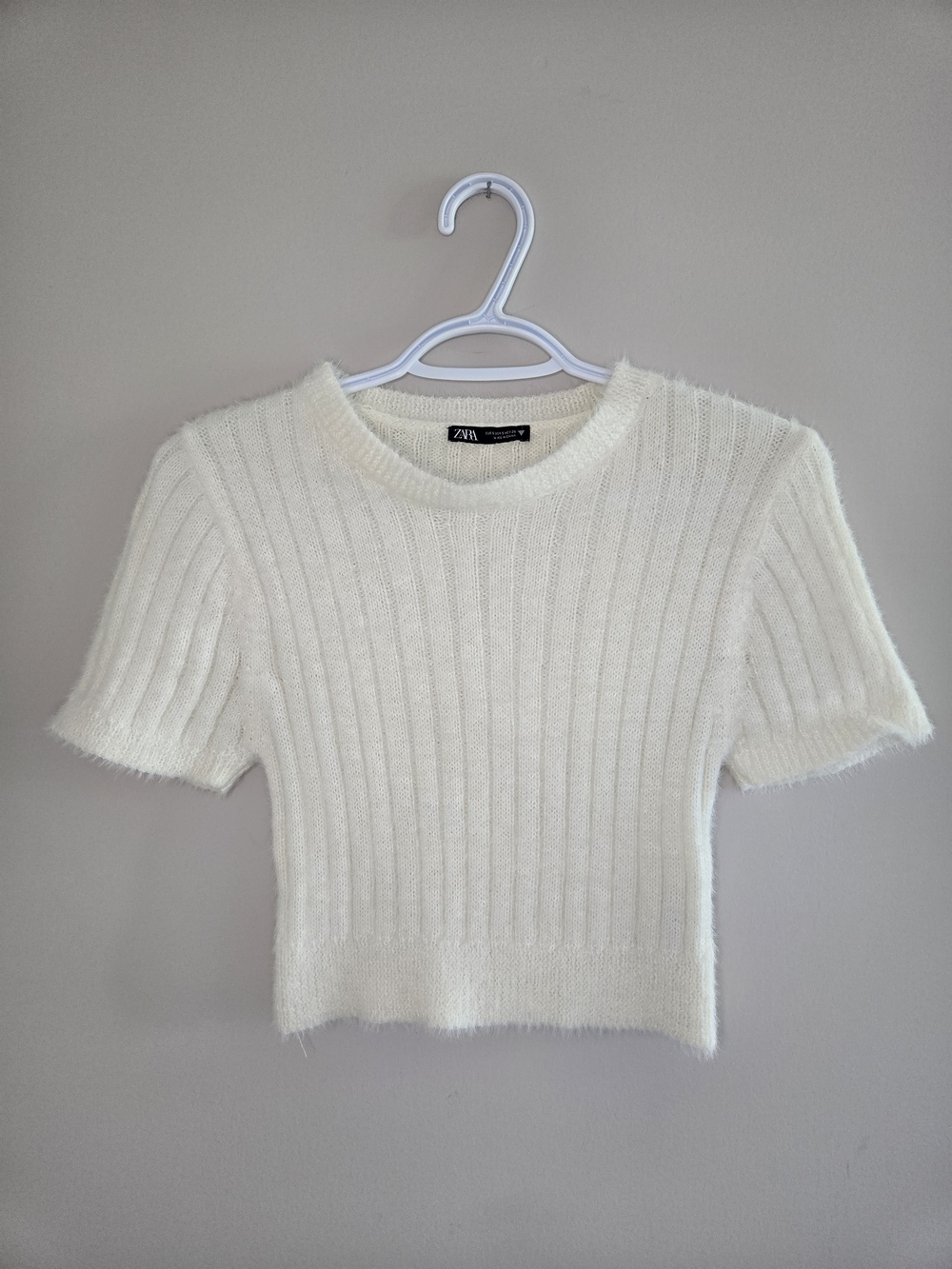 Zara cream ribbed short sleeve fuzzy knit tee, small, new no tags - Picture 1 of 4